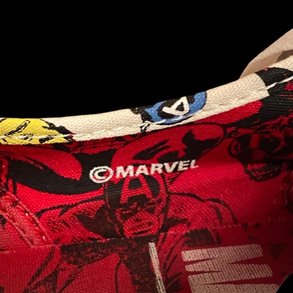 VANS Authentic Marvel Head Sneakers - Picture 7 of 16